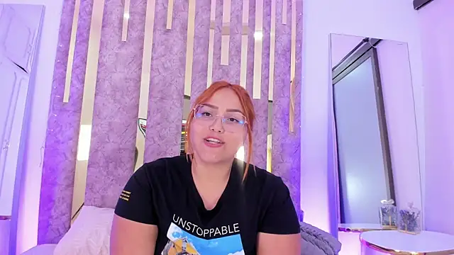 Snapshot of LeahxBarker chatting on 03.19.25 LeahxBarker online show from 03.19.25