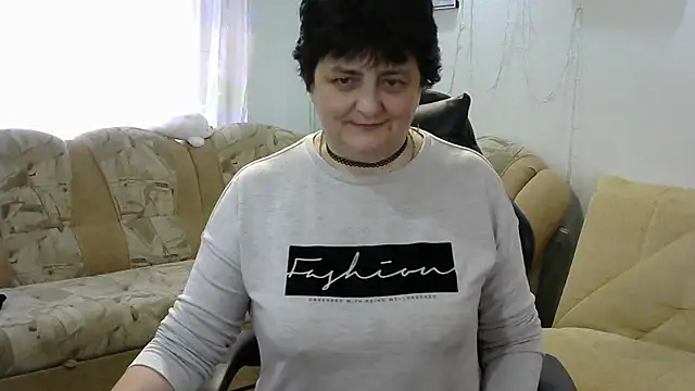 IsXLoves online show from 02.26.25