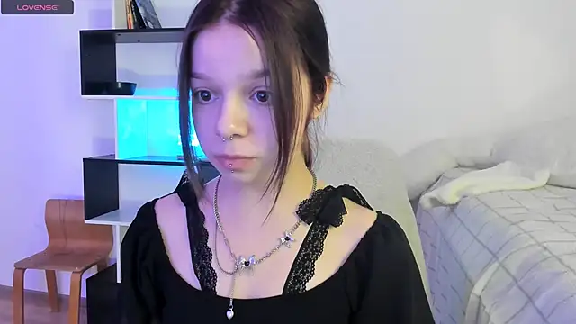 Snapshot of crystal_lilith chatting on 02.10.25 crystal lilith online show from 02.10.25