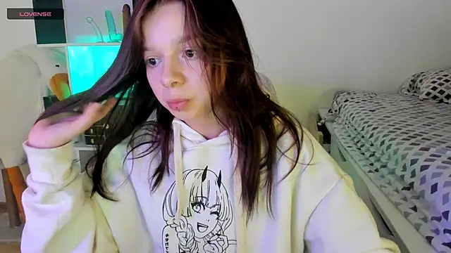 Snapshot of crystal_lilith chatting on 02.22.25 crystal lilith online show from 02.22.25