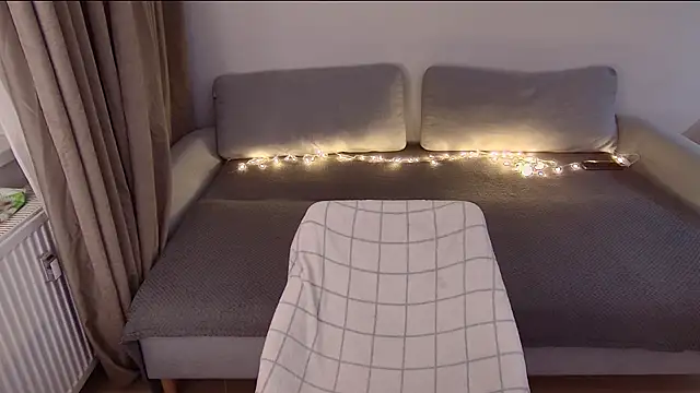 Snapshot of crystal_lilith chatting on 11.23.25 crystal lilith online show from 11.23.25