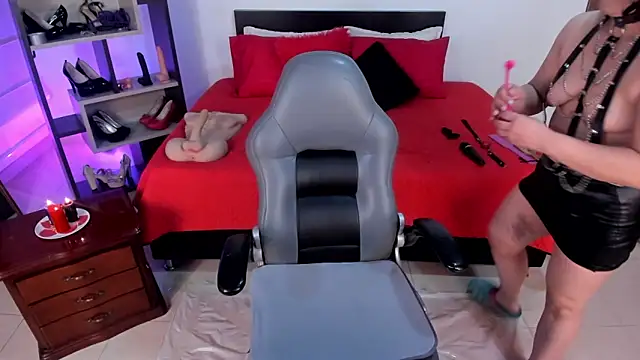 Veronica Jacobss online show from 10.17.25