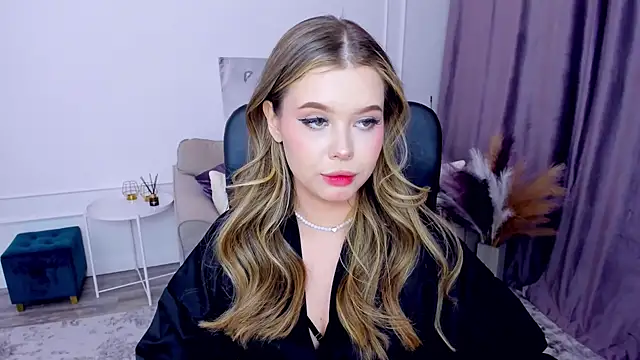 Snapshot of FollowLovee chatting on 02.21.25 FollowLovee online show from 02.21.25