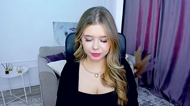 Snapshot of FollowLovee chatting on 03.01.25 FollowLovee online show from 03.01.25