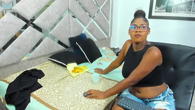 EvaxEmma online show from 03.07.26