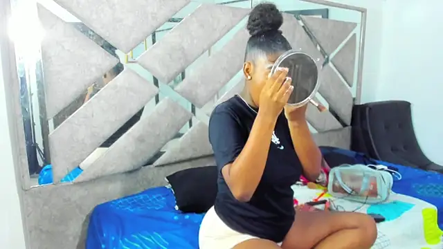 EvaxEmma online show from 03.18.26