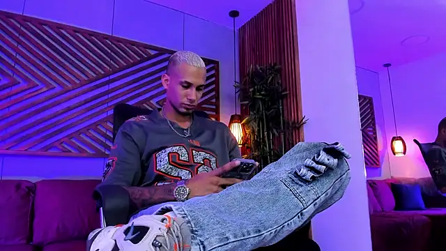 MagnusFrost online show from 01.25.25