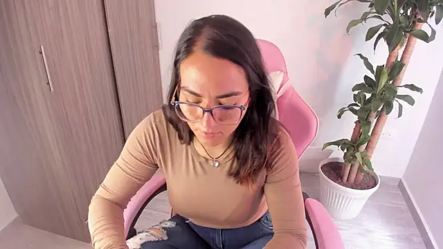 Sofi Martinezz0 online show from 10.23.25