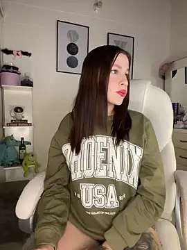 LynnSam  online show from 12.19.24