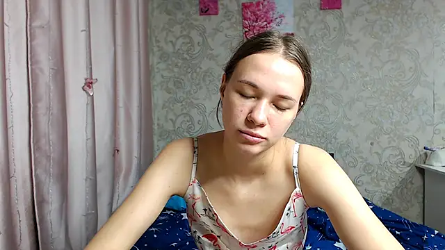 leila bambi  online show from 09.28.25