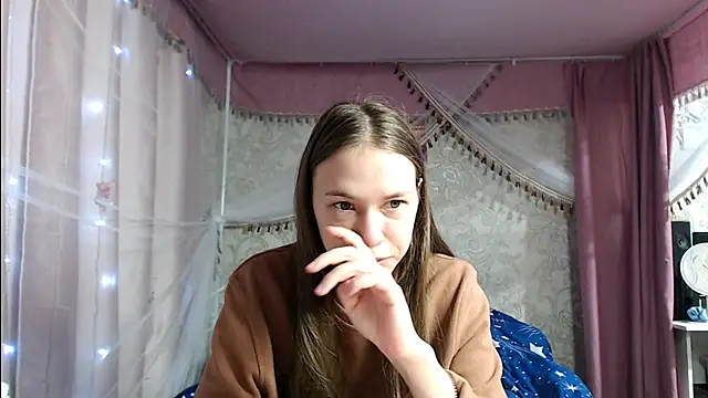 leila bambi  online show from 11.11.25