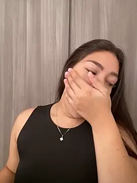 Latina vanessa online show from 01.12.25