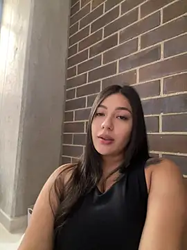 Snapshot of Latina_vanessa chatting on 04.22.26 Latina vanessa online show from 04.22.26