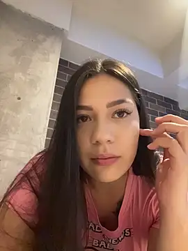 Snapshot of Latina_vanessa chatting on 05.12.26 Latina vanessa online show from 05.12.26