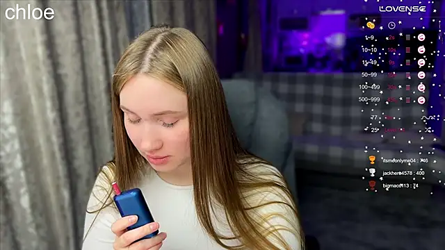 Snapshot of ChloeMillerMeow chatting on 11.06.25 ChloeMillerMeow online show from 11.06.25