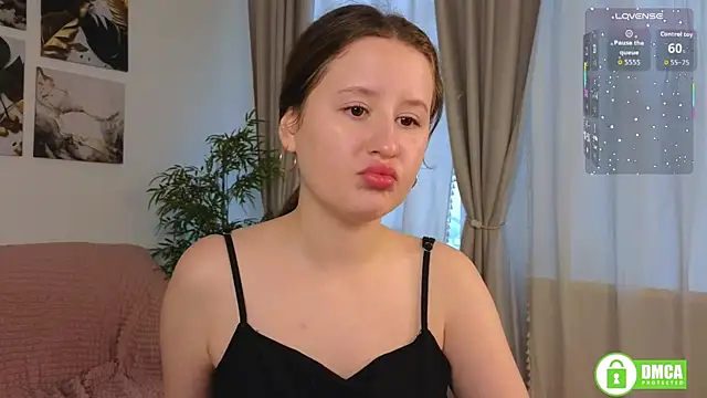 Snapshot of SquirtBabee chatting on 10.02.25 SquirtBabee online show from 10.02.25