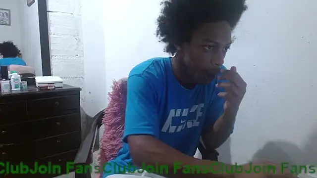 Snapshot of Larry-n-clouds chatting on 05.15.26 Larry-n-clouds online show from 05.15.26