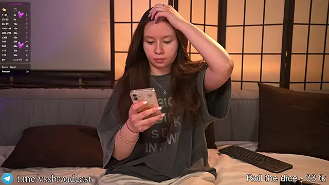 Snapshot of stayin_alive_ chatting on 12.18.24 stayin alive online show from 12.18.24