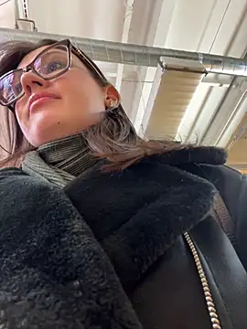 Snapshot of RinaCat chatting on 03.02.25 RinaCat online show from 03.02.25