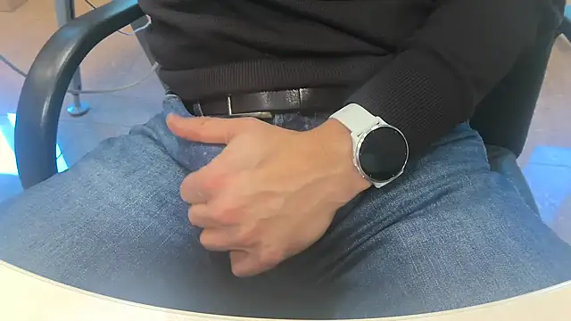 alessandroman2114 online show from 04.01.26