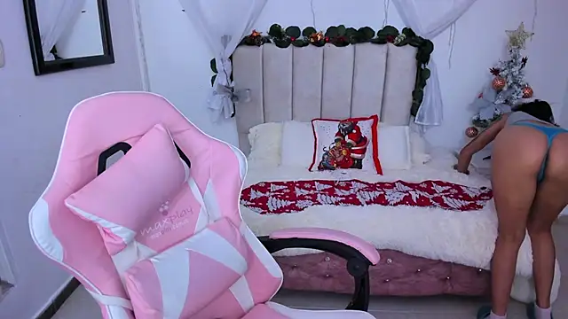 Snapshot of keiilaa chatting on 11.25.25 keiilaa online show from 11.25.25