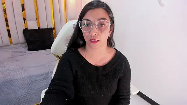 Karla hernandez  online show from 01.31.25