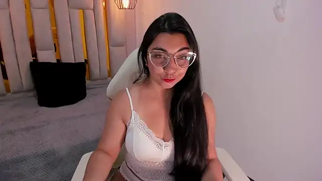 Karla hernandez  online show from 02.01.25