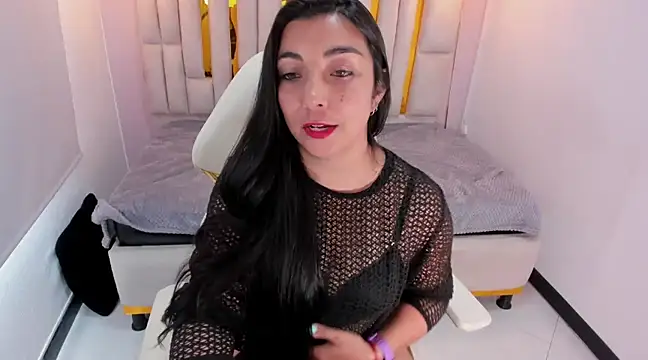 Karla hernandez  online show from 03.05.25