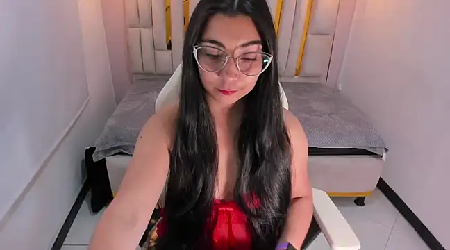 Karla hernandez  online show from 03.11.25