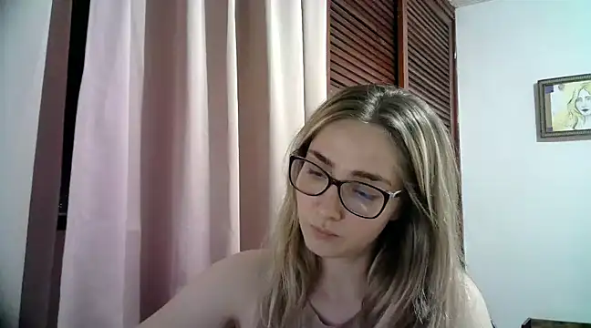 Snapshot of katy_pp chatting on 01.13.25 katy pp online show from 01.13.25