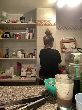 Snapshot of katy_pp chatting on 12.17.25 katy pp online show from 12.17.25