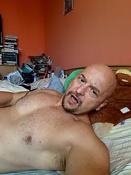 Snapshot of Sports-beast chatting on 09.17.25 Sports-beast online show from 09.17.25