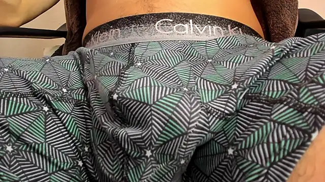 Snapshot of TristanWoods chatting on 03.21.25 TristanWoods online show from 03.21.25