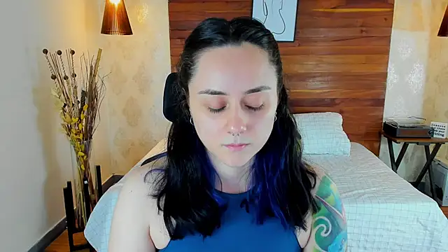 KatherineBond online show from 02.22.25