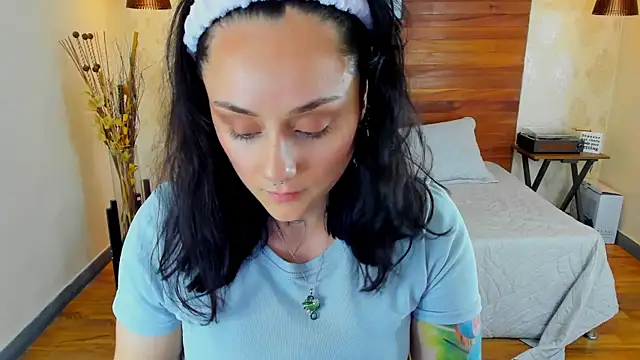 KatherineBond online show from 03.10.25