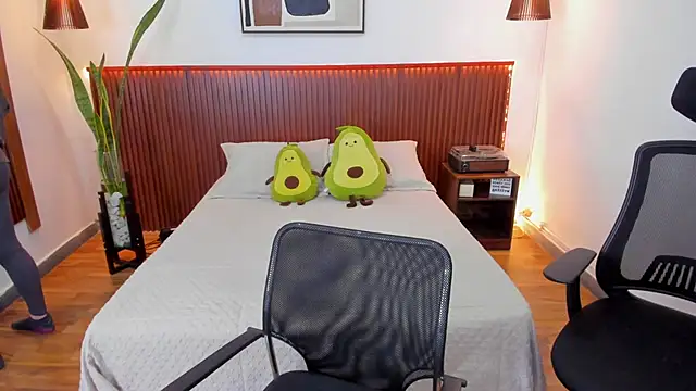 KatherineBond online show from 09.11.25