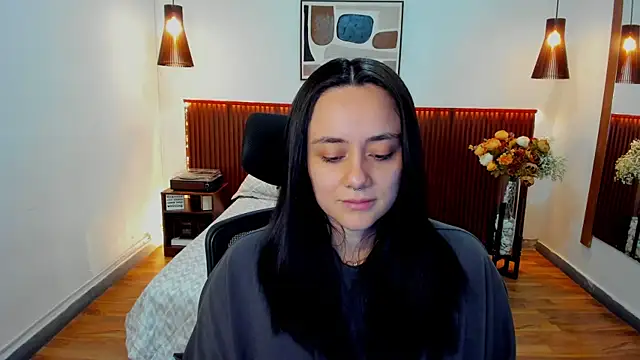 Snapshot of KatherineBond chatting on 03.24.26 KatherineBond online show from 03.24.26