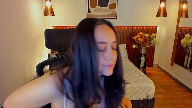 Snapshot of KatherineBond chatting on 05.16.26 KatherineBond online show from 05.16.26
