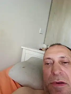 Snapshot of meateater1 chatting on 11.05.25 meateater1 online show from 11.05.25