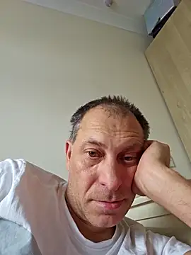 Snapshot of meateater1 chatting on 11.23.25 meateater1 online show from 11.23.25