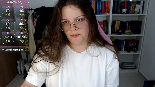 Snapshot of Gabiwaifu chatting on 09.12.25 Gabiwaifu online show from 09.12.25