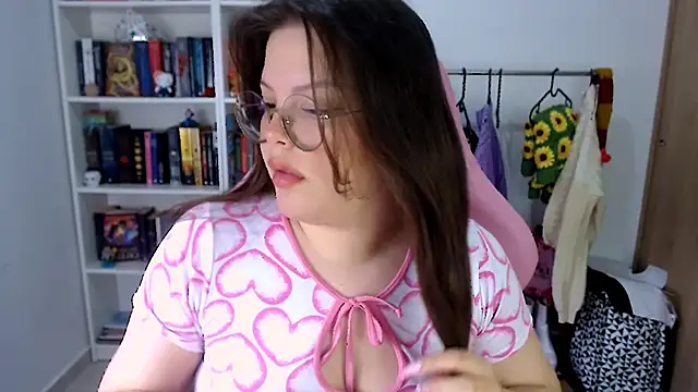 Snapshot of Gabiwaifu chatting on 11.23.25 Gabiwaifu online show from 11.23.25