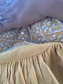 Priya Bong online show from 04.15.26