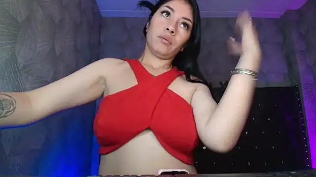 Snapshot of AnnaliOlsenX chatting on 05.27.26 AnnaliOlsenX online show from 05.27.26