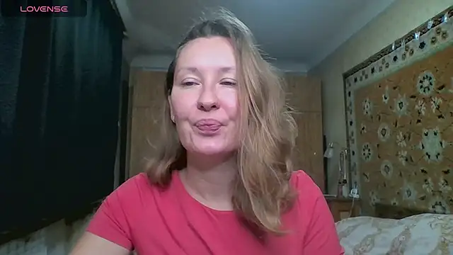 Snapshot of AnnaXLovers chatting on 09.10.25 AnnaXLovers online show from 09.10.25