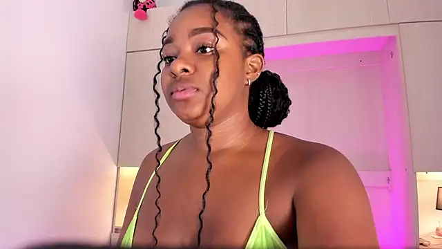 Snapshot of tamaraa_smiith chatting on 01.23.25 tamaraa smiith online show from 01.23.25