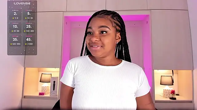 Snapshot of tamaraa_smiith chatting on 02.08.25 tamaraa smiith online show from 02.08.25