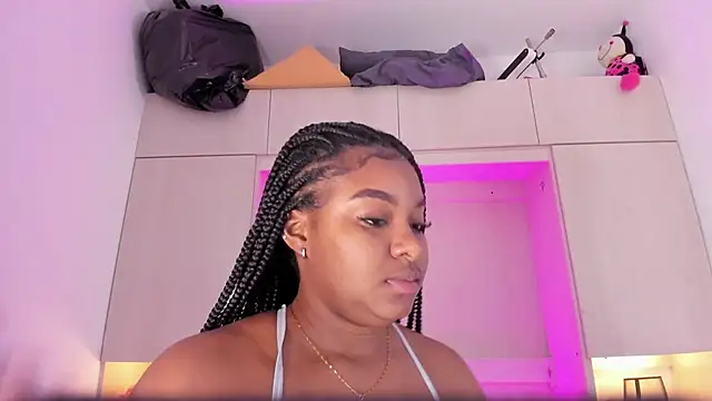 Snapshot of tamaraa_smiith chatting on 03.11.25 tamaraa smiith online show from 03.11.25