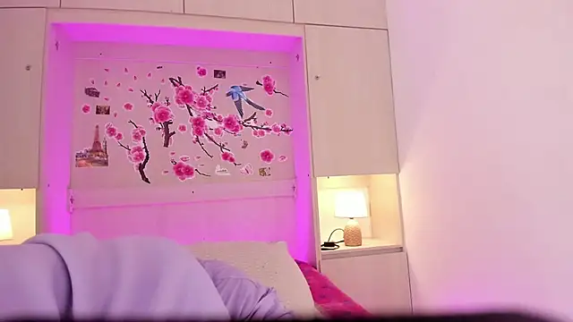 Snapshot of tamaraa_smiith chatting on 11.28.25 tamaraa smiith online show from 11.28.25