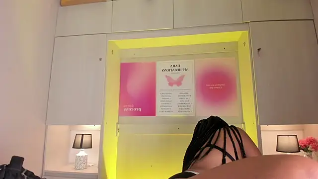 tamaraa smiith online show from 03.03.26